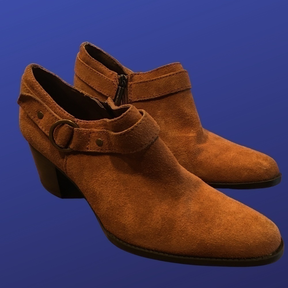 BANDOLINO “Bobrietta” Bootie COGNAC Suede Bootie, Women’s Size 10